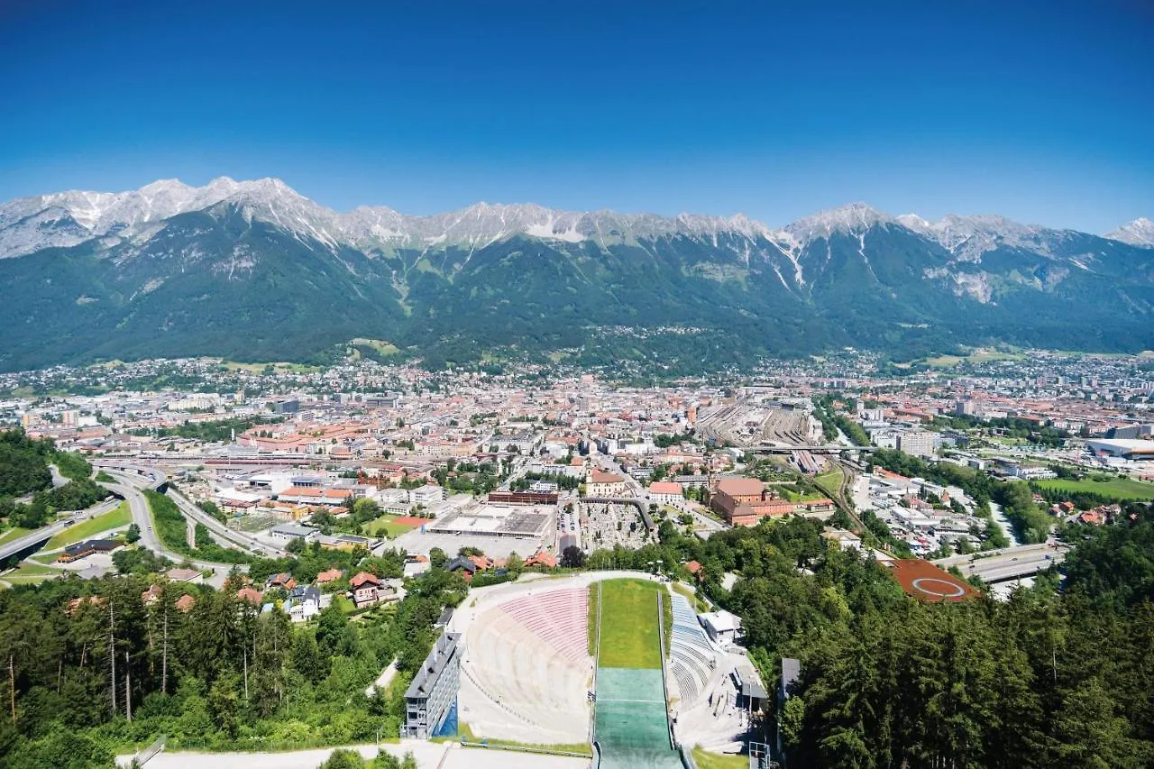Big Wilten Apartment With Free Parking- Central And Peaceful Innsbruck